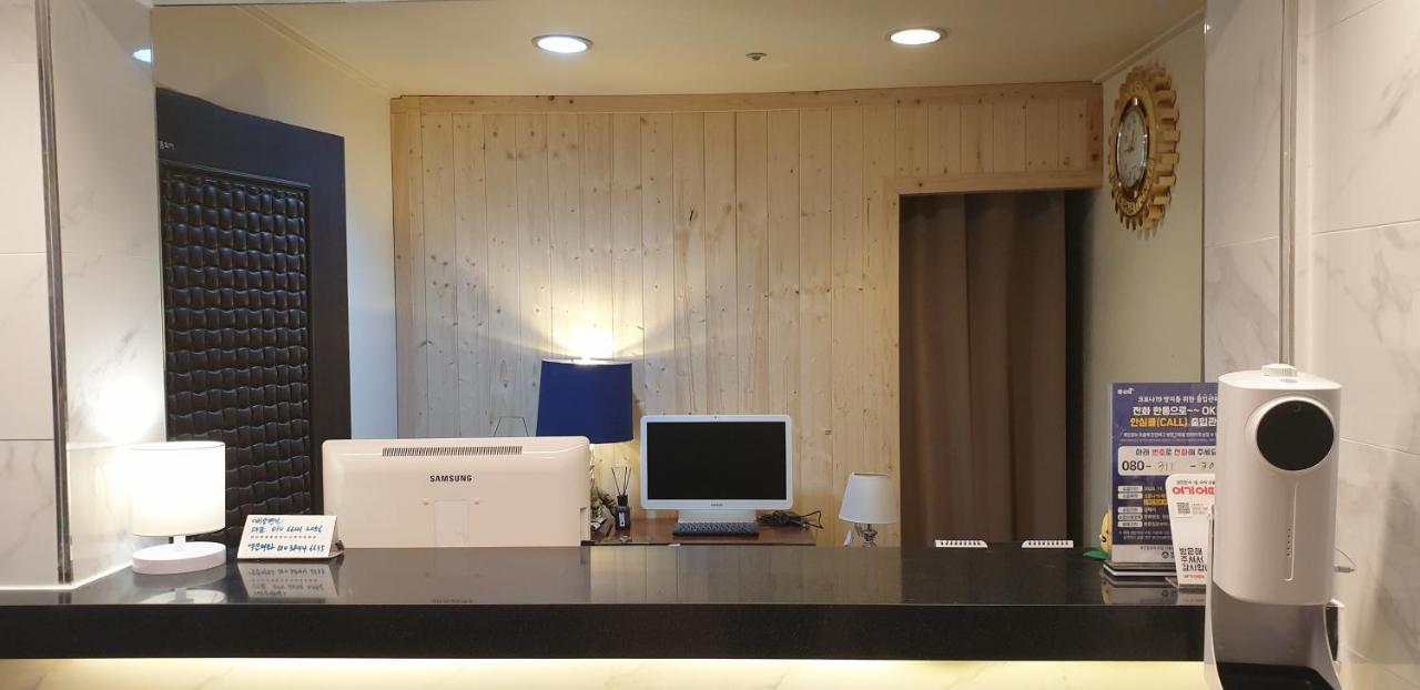 Gimhae Business Hotel K Exterior foto