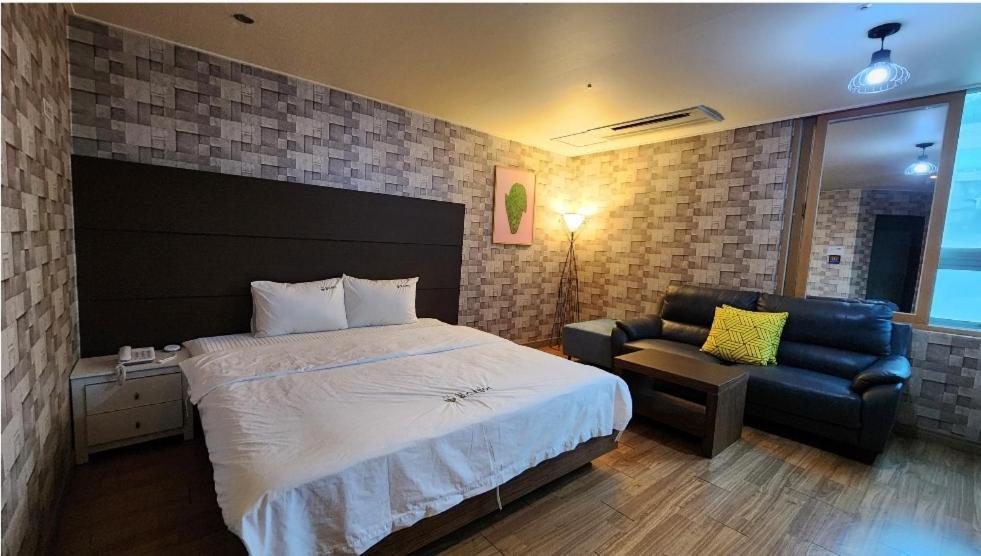 Gimhae Business Hotel K Exterior foto