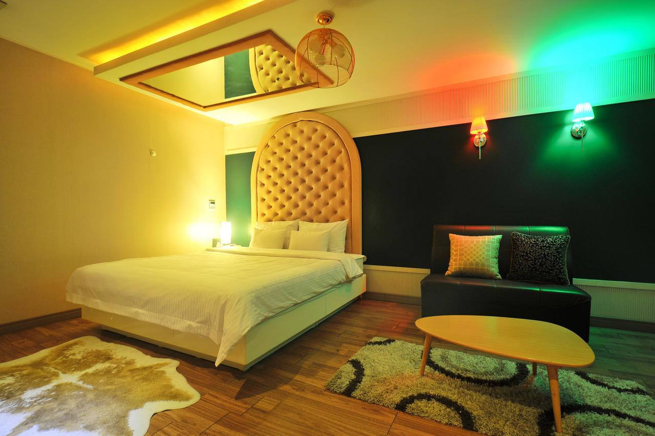 Gimhae Business Hotel K Exterior foto