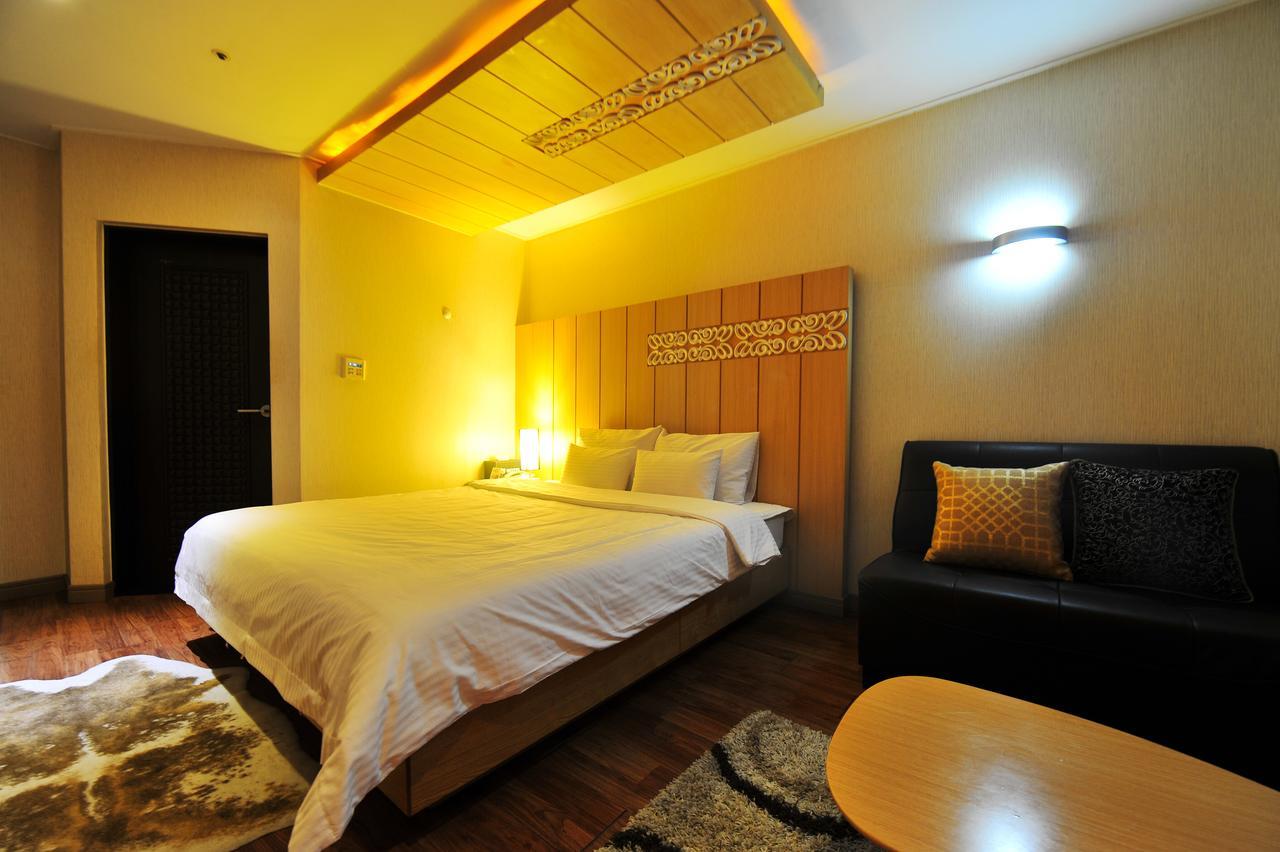 Gimhae Business Hotel K Exterior foto